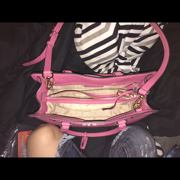 Michael kors purse - Picture 2 of 3