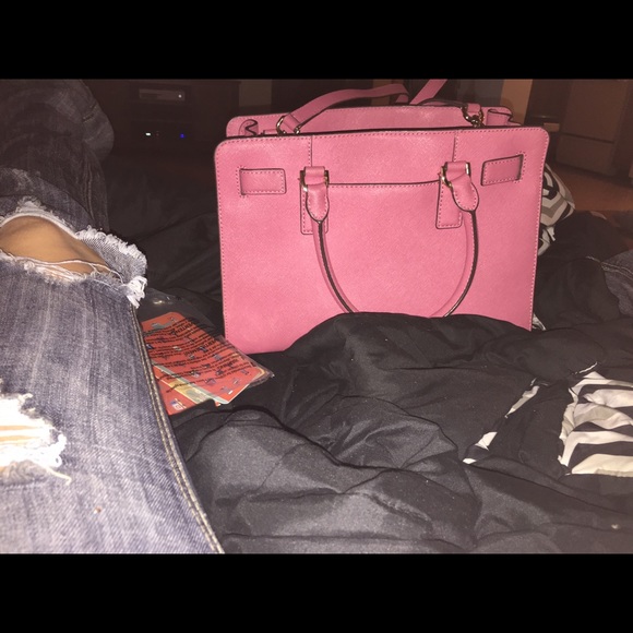 Michael kors purse - Picture 3 of 3