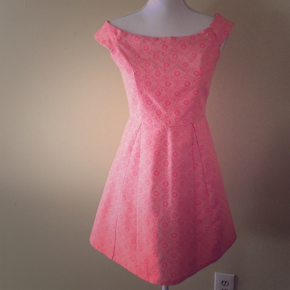 Dresses & Skirts - Cutest summer dress ever! Pink and tan