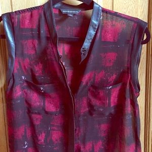 Lightweight hidden button down vest