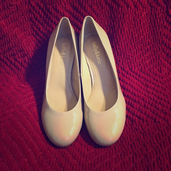 Tan Rounded Pumps