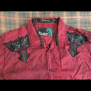 Long sleeve Roar button down shirt