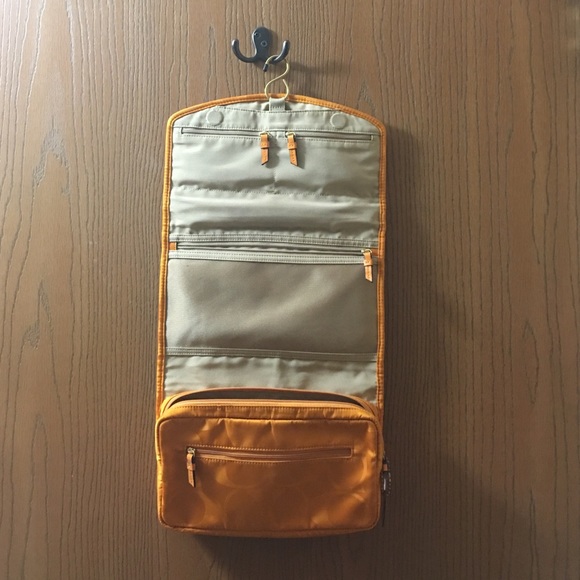 Coach travel/ makeup bag - Picture 2 of 4