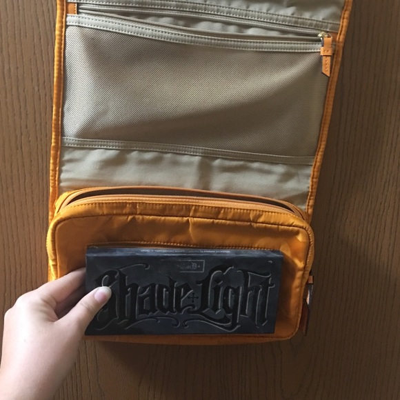 Coach travel/ makeup bag - Picture 3 of 4