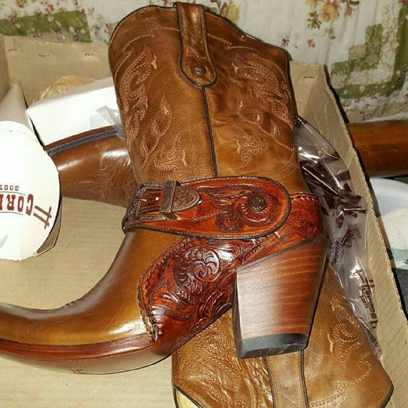 Corral boots