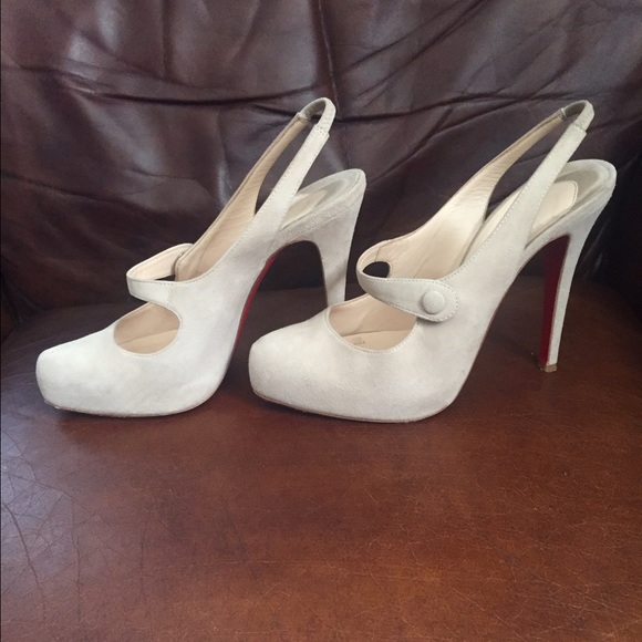 ❌❌SOLD! SOLD!❌❌Christian Louboutin Rolande Boucle - Picture 2 of 4