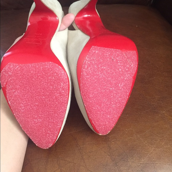 ❌❌SOLD! SOLD!❌❌Christian Louboutin Rolande Boucle - Picture 3 of 4