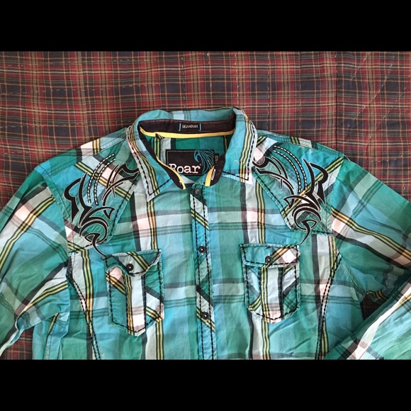 Long-sleeve Roar shirt