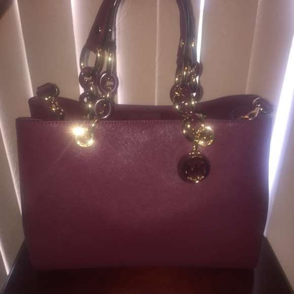 NEW TO COLLECTION MICHAEL KORS CYNTHIA IN MERLOT