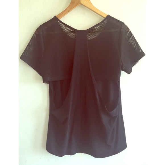 Open back mesh workout tee