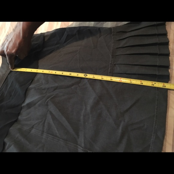 Slender Charcoal Skirt - Picture 4 of 4