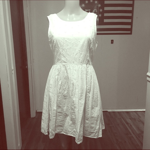 💫White Eyelet Dress💫