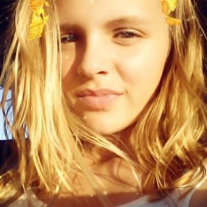 Meet your Posher, Chloe