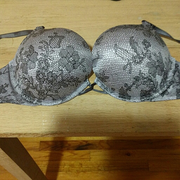 Victoria Secret miraculous plunge bra 36C