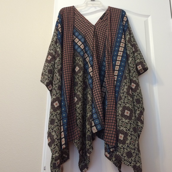 Beautiful long cardigan! Looks great with leggings