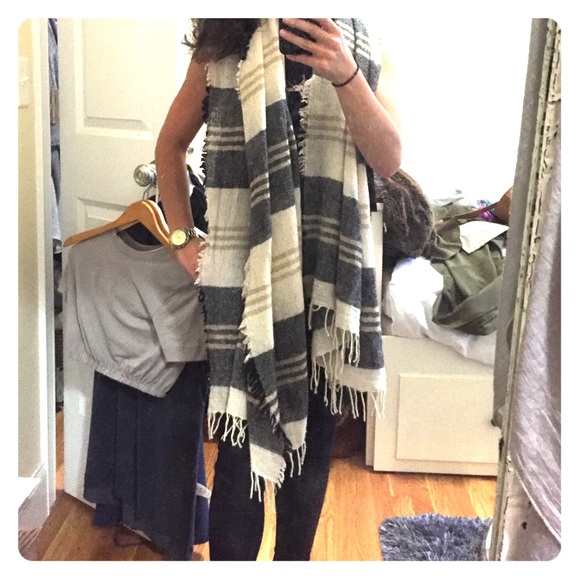 Gray and white striped madewell scarf