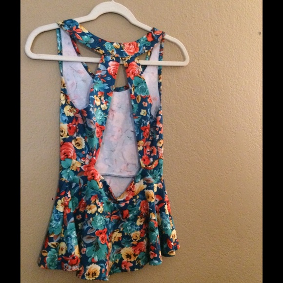 Top - Picture 2 of 2