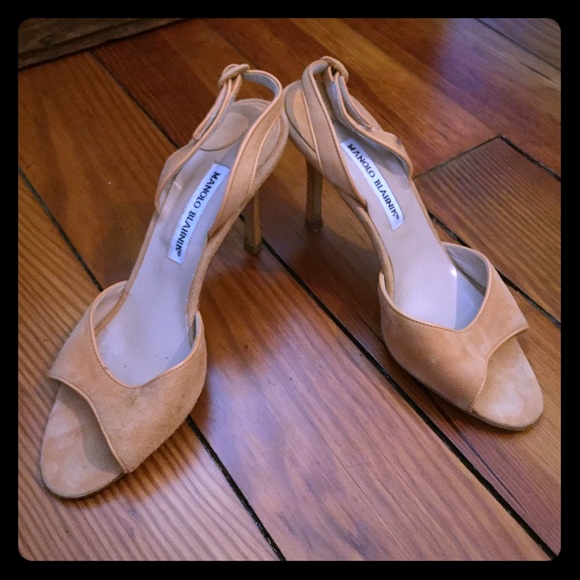 Manolo Blahnik Nude Heels