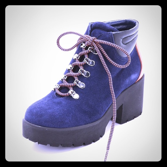 ISO Pollini hiker bootie 💓💓💓