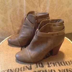 Ankle boots