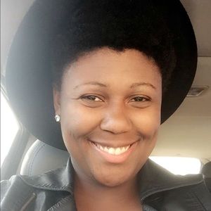 Meet your Posher, Whitney