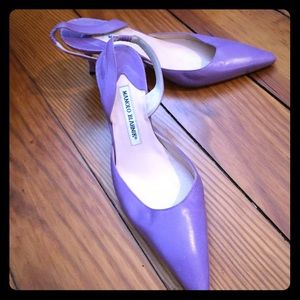 Purple Manolo Blahnik Size 37 1/2 Pointed Toe Heel