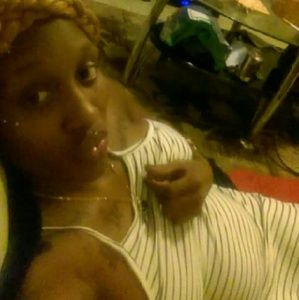 Meet your Posher, Latosha