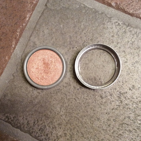 Stila Kitten Single Eyeshadow