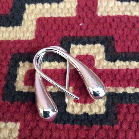 Rain drop shaped earrings - Picture 1 of 2