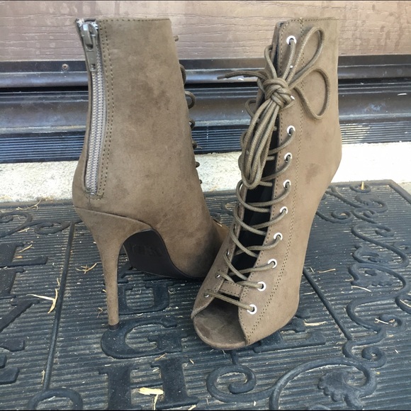 Olivia peep toe heels 💋 - Picture 4 of 4