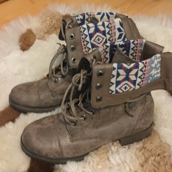 Booties - Picture 3 of 4