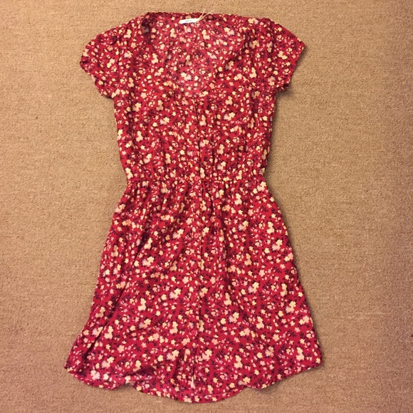 Red floral shirt dress *WILL BE DONATED BY 10/31*