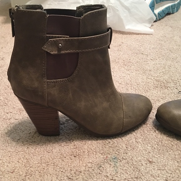 Taupe booties - Picture 2 of 4