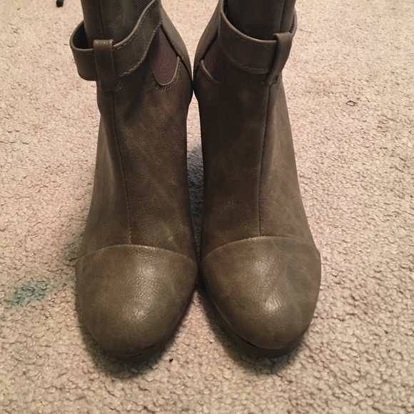 Taupe booties - Picture 4 of 4