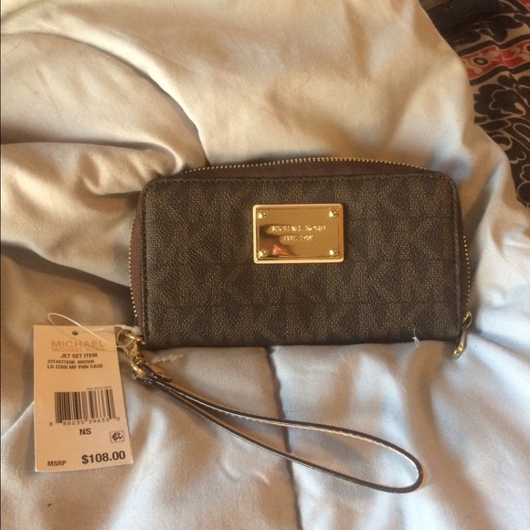 Michael Kors wallet - Picture 1 of 3
