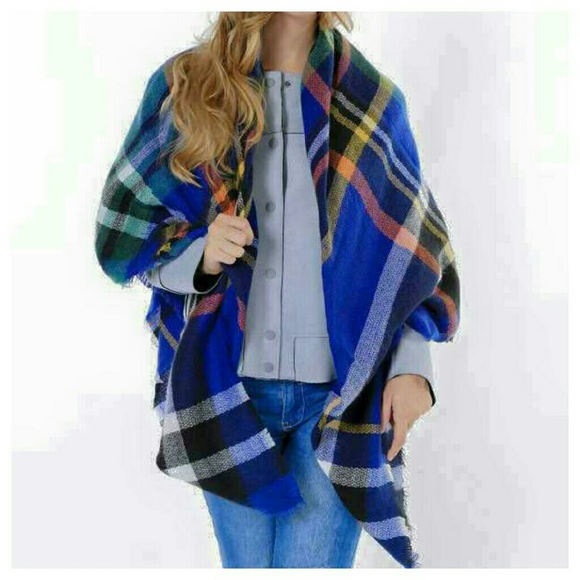 "Harper" Blue Blanket Scarf - Picture 2 of 4