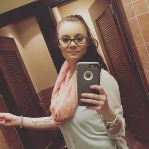 Meet your Posher, Kendra