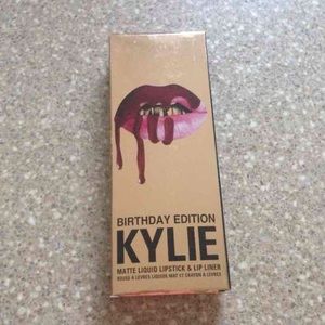 KYLIE LIP KIT BIRTHDAY EDITION LEO