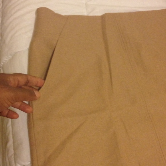 Loft camel colored mini skirt w/pockets - Picture 2 of 3