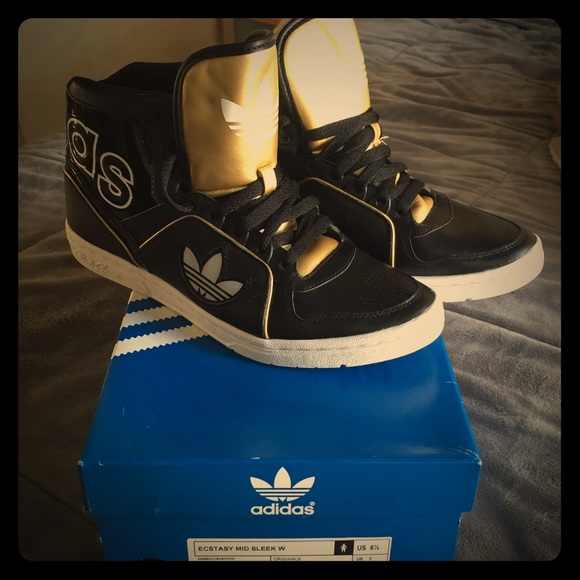 adidas black mid tops