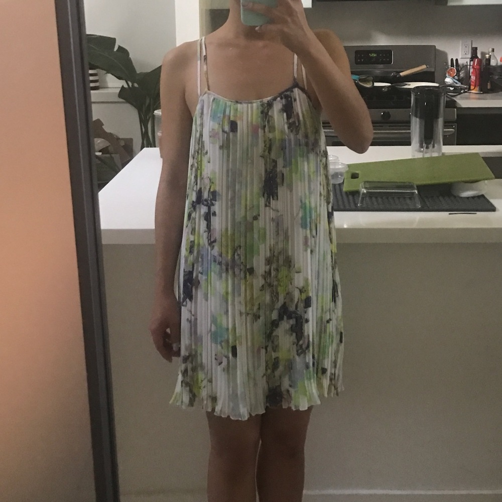 Bcbgeneration XS pleated dress NwT