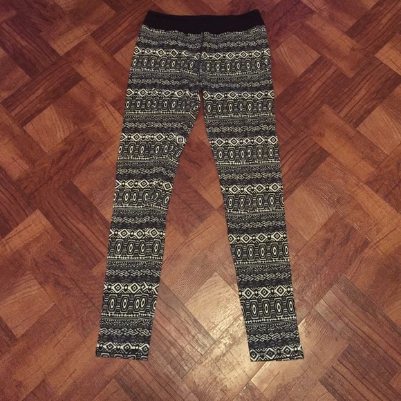 Aztec Pattern Leggings