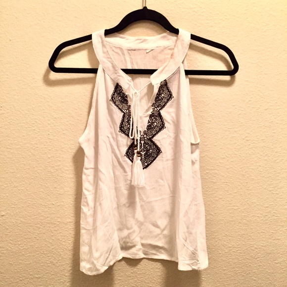Sun & Shadow Boho Embroidered Tank - Picture 2 of 4