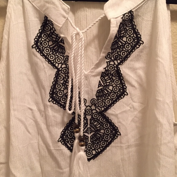 Sun & Shadow Boho Embroidered Tank - Picture 3 of 4
