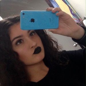 Meet your Posher, Veronica