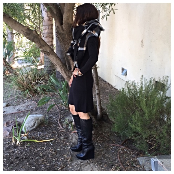 Black rayon knit dress LOWEST NO OFFERS - Picture 2 of 4