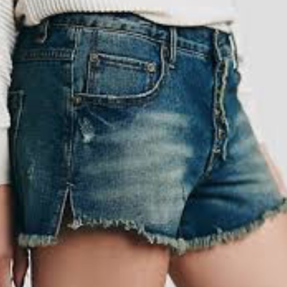 🚫SOLD🚫Free People cutoff denim jean shorts 27 - Picture 2 of 4