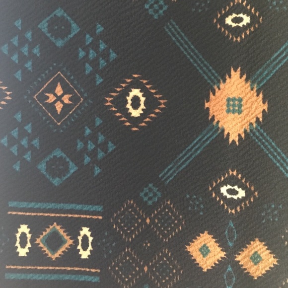 Lularoe Cassie pencil skirt! Soooo flattering 😍 - Picture 2 of 2