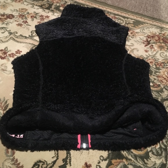 lol.Bean vest size M like new super soft - Picture 4 of 4