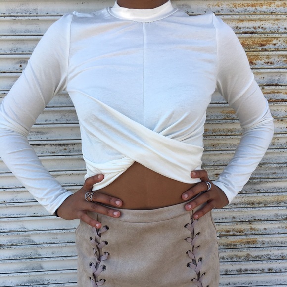 Ivory long sleeve cropped top - Picture 2 of 2